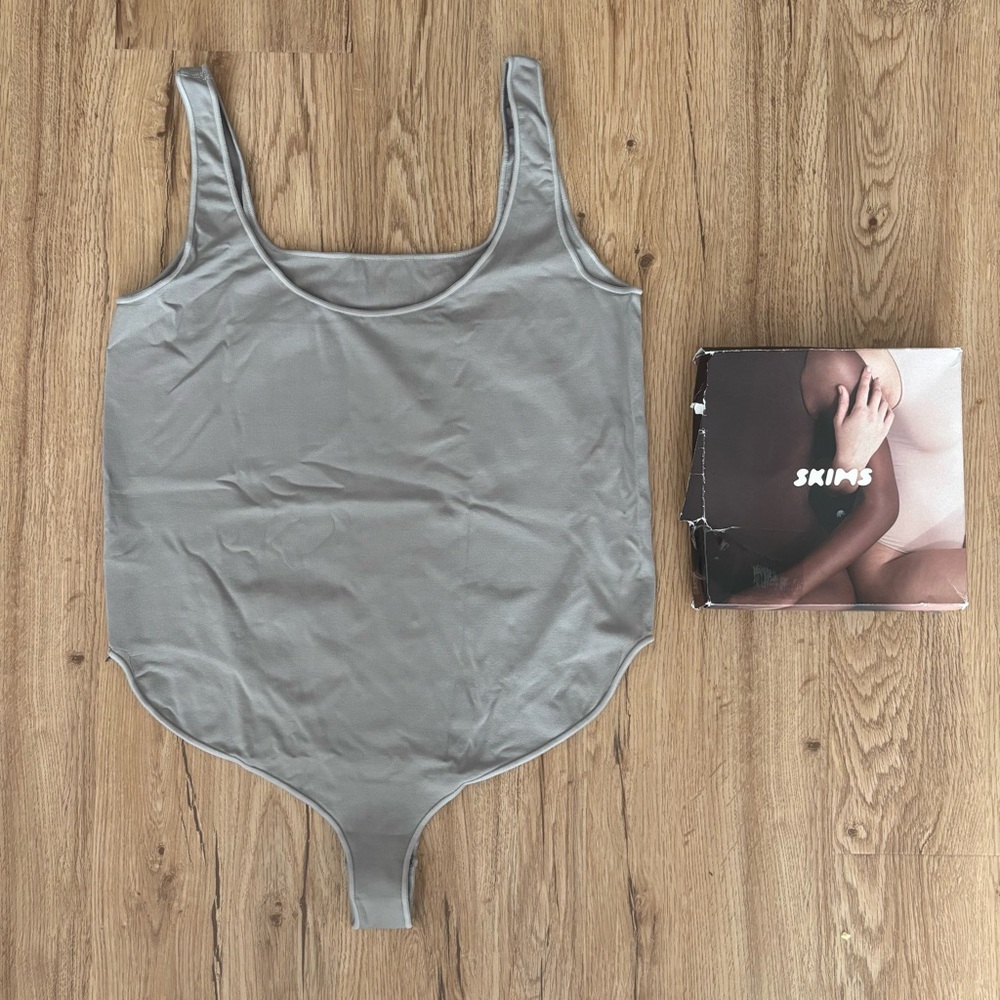 New SKIMS Essential Scoop Neck Bodysuit teddy gray Smoke 2X/3X plus size 2XL 3XL